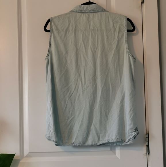 Light Wash Sleeveless Chambray Top - Picture 2 of 2